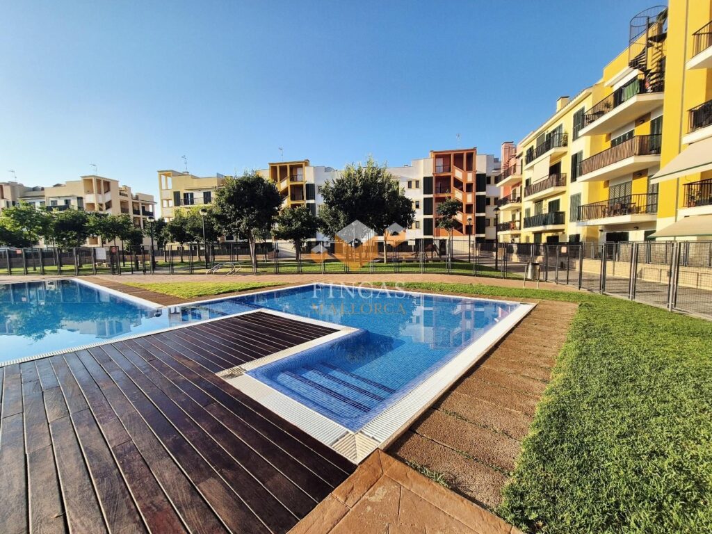 Piso en bajos en alquiler con piscina y aparcamiento zona Estadi Balear Palma