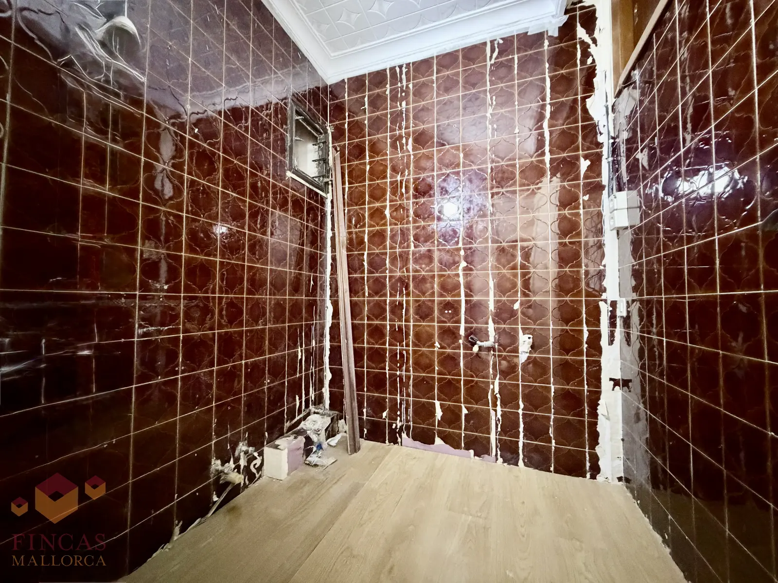 Segundo baño sin sanitarios del piso en Jeroni Alemany