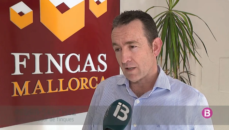 pedro fotograma entrevista IB3 17 12 25 Entrevista a Fincas Mallorca en IB3 sobre los incentivos fiscales al alquiler en 2026